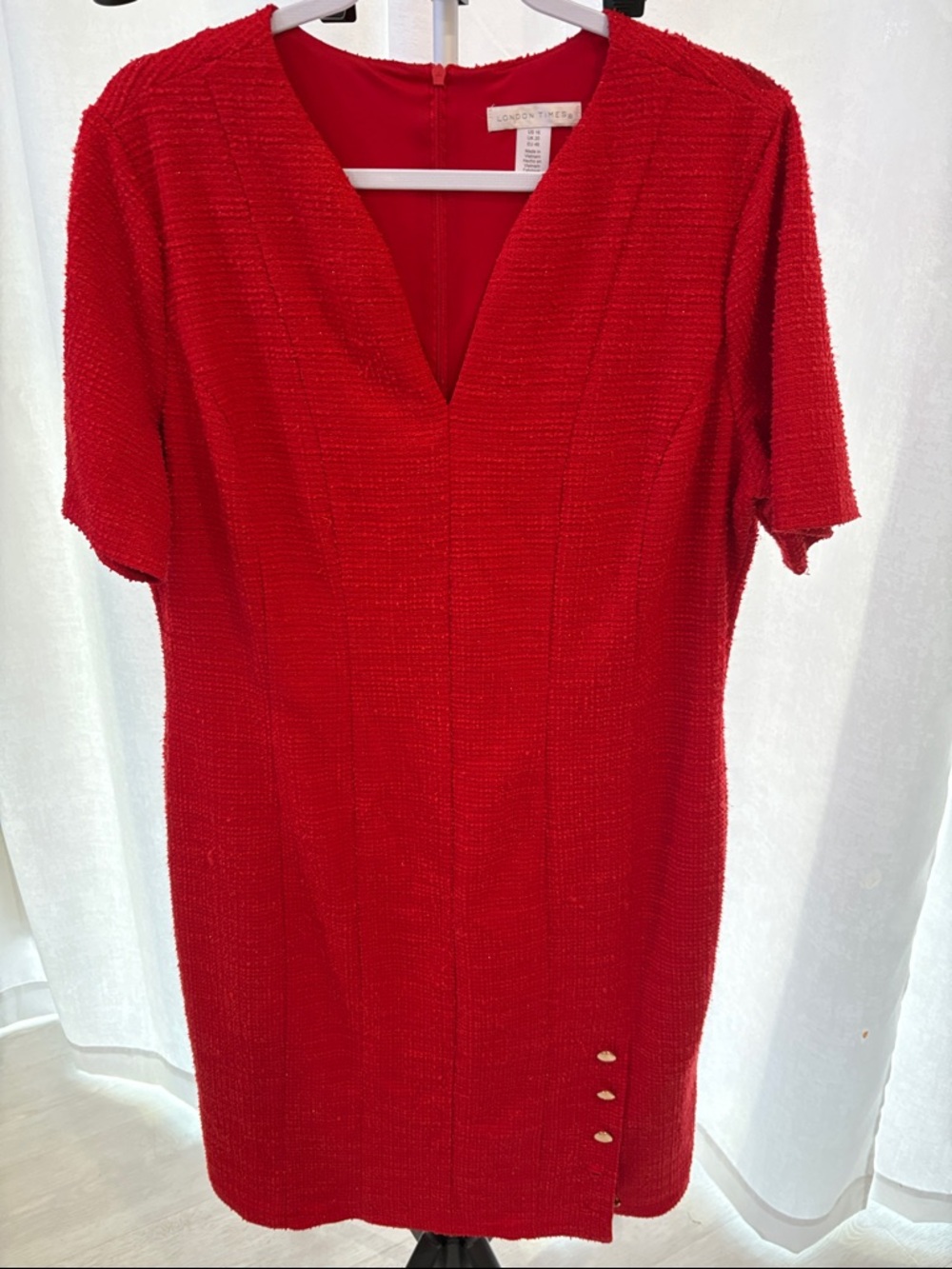 London Times Red Textured V‑Neck Sheath Dress with Gold Buttons